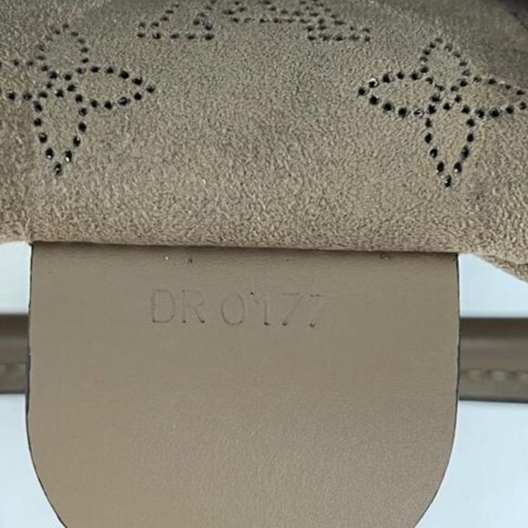 Louis Vuitton Galet Monogram Mahina Leather Girolata 2Way in Grey - Picture 12 of 13